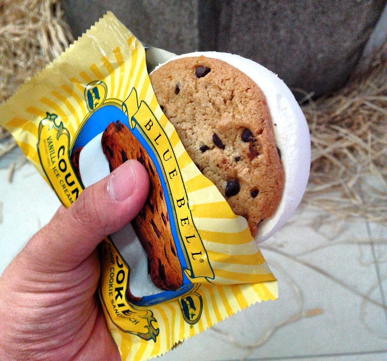 Blue Bell Chocolate Chip Country Cookie